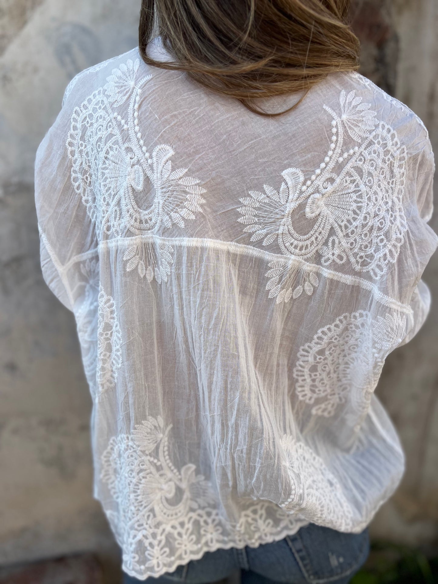 Audette | Blouse Élégante en Dentelle Brodée