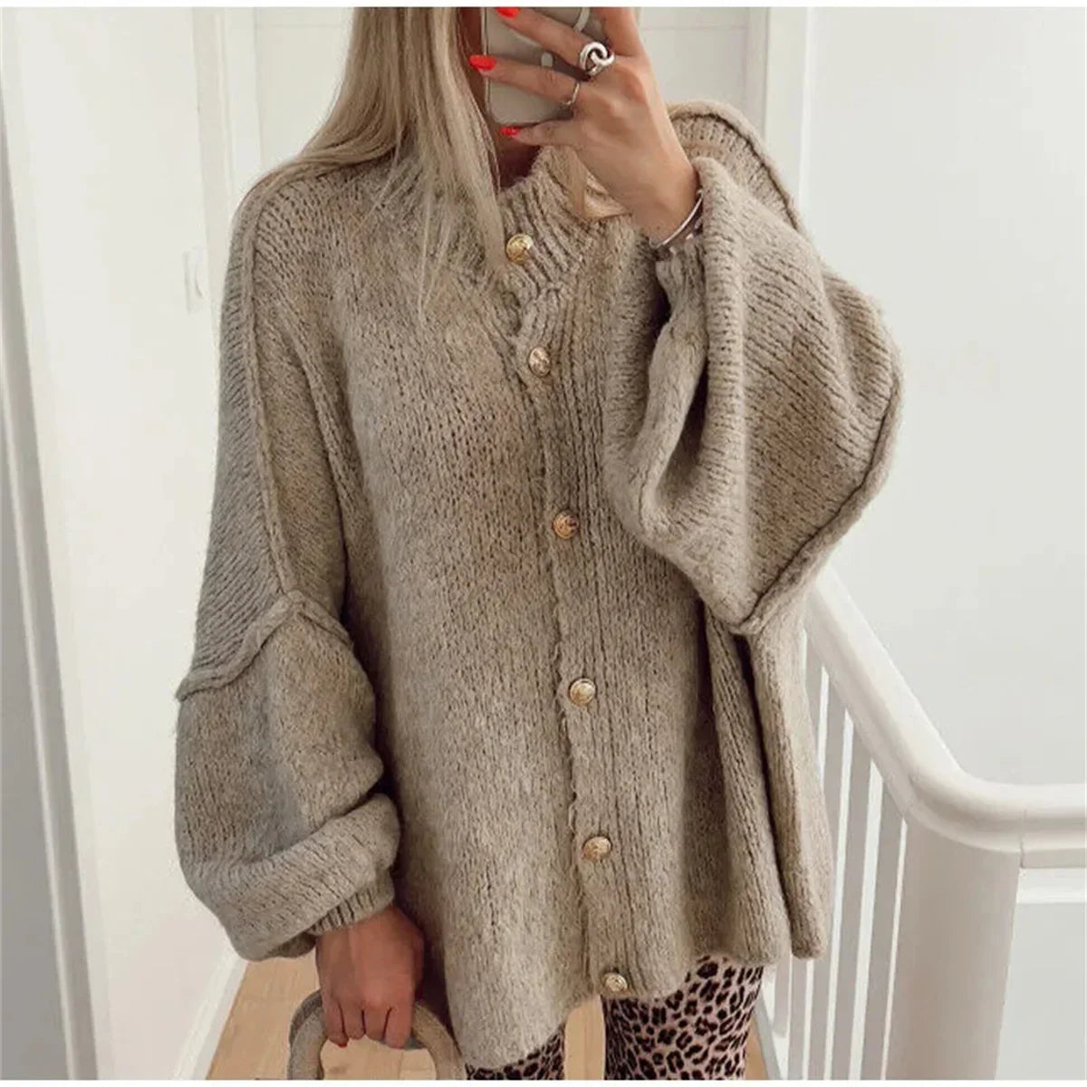 Lili | Pull Ample à Boutons Métalliques