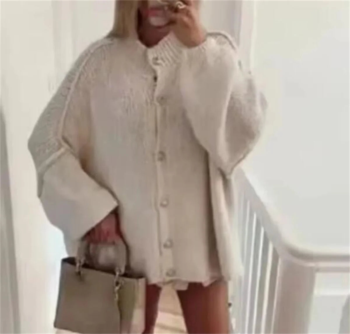 Lili | Pull Ample à Boutons Métalliques