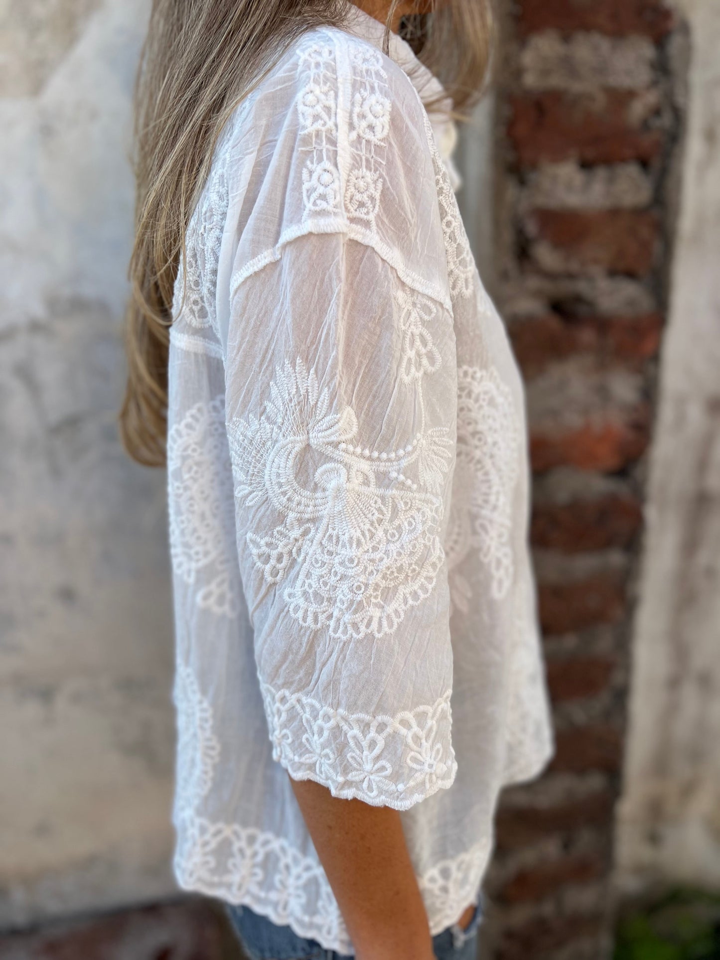 Audette | Blouse Élégante en Dentelle Brodée