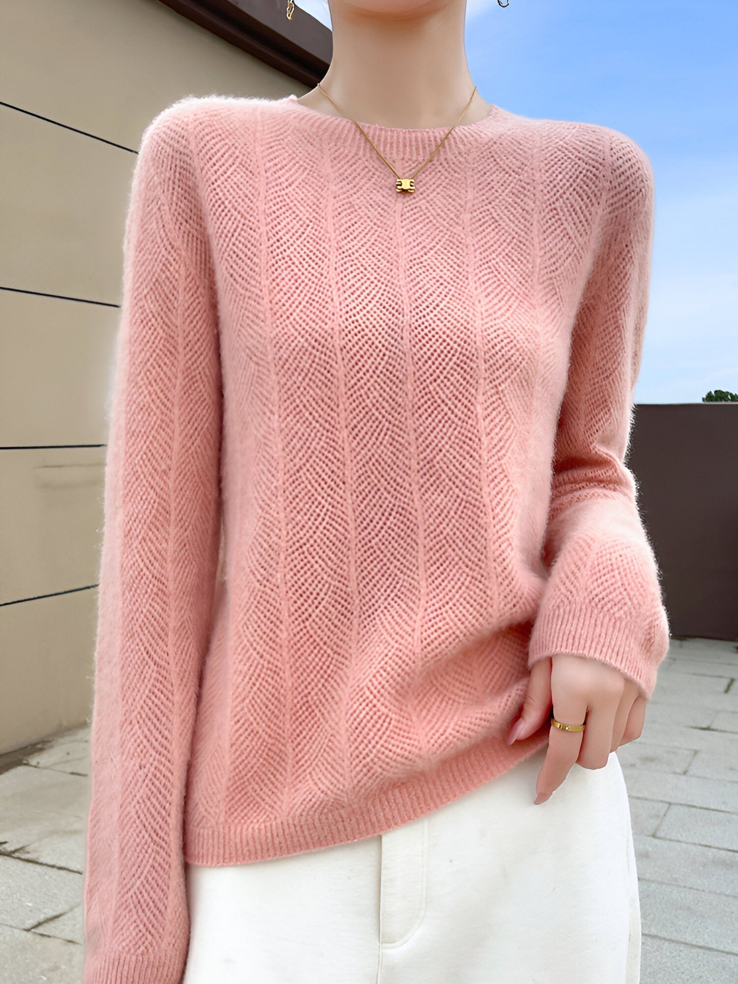 Mika™ - Pull en laine mérinos avec d'élégantes découpes